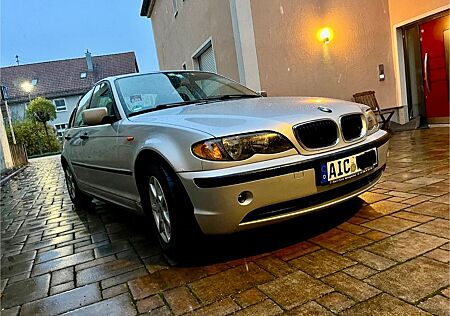 BMW 318i e46 - inkl AHK, Schiebedach, 8-fach-bereift