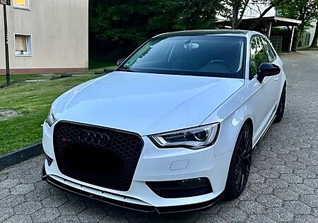 Audi A3 1.4 TFSI RS3/S3 Optik Weiß Sitzheizung