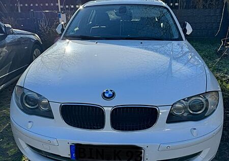 BMW 118i -Kombilimousine, neuer TÜV