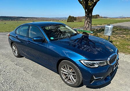 BMW 330e Luxury Line