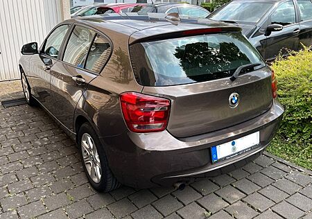 BMW 114i - Benzin, Bronze Sparkling Metallic