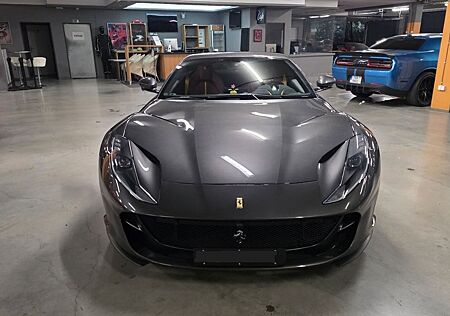 Ferrari 812 6.5 V12 Superfast INDIVIDUAL-GARANTIE 2years