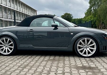 Audi TT Roadster 1.8T quattro 165 kW -