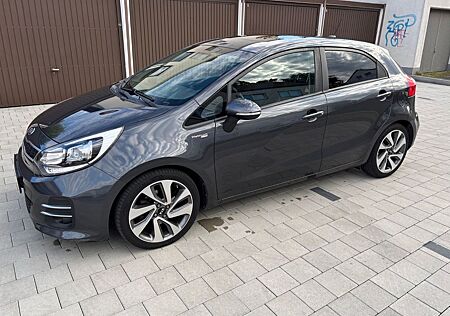Kia Rio Platinum Edition*NAVI*PDC*SHZ*8-FACH*