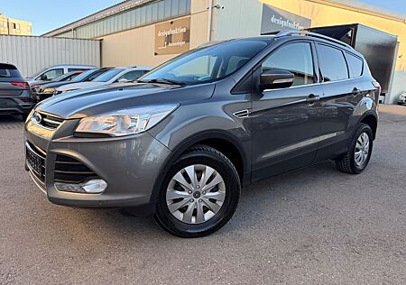 Ford Kuga Titanium 4x4 *1.HAND*AHK*KEYLESS*SHZ*NAVI*
