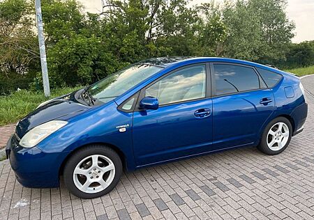 Toyota Prius 1.5-l-VVT-i Sol inkl. Travel-Paket Sol...