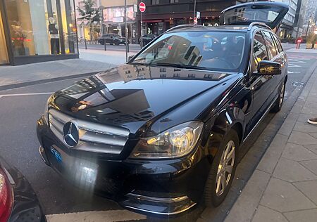 Mercedes-Benz C 180 T AVANTGARDE AVANTGARDE