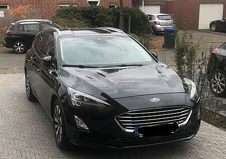 Ford Focus 1,0 EcoBoost 74kW Cool & Connect Turni...