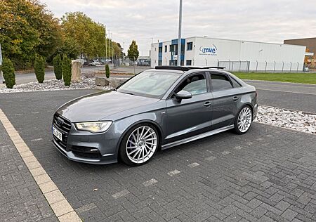 Audi A3 2.0 TDI 3x S line *Pano* *Std.Heizung*