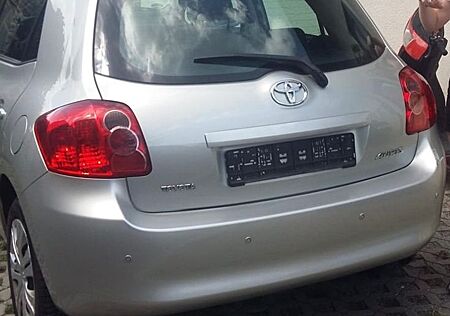 Toyota Auris 1.6-l-Dual-VVT-i Luna Luna