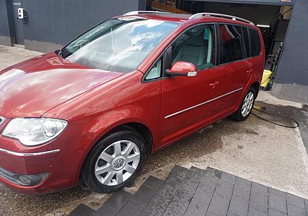 VW Touran Volkswagen Highline