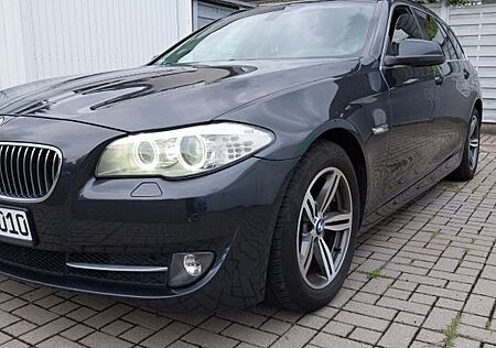 BMW 520d xDrive Touring A Modern Line Modern Line