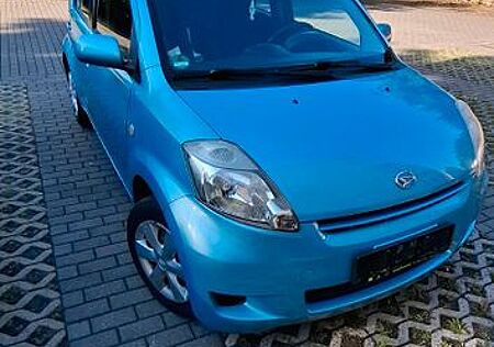 Daihatsu Sirion 1.0 -