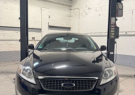 Ford Mondeo 2,5 Ghia Ghia