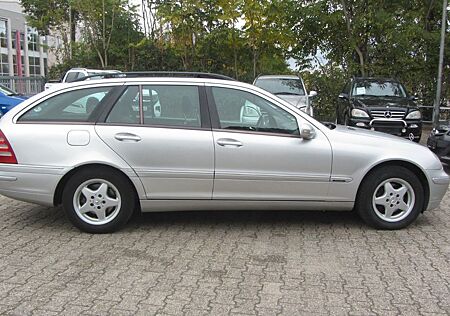 Mercedes-Benz C 200 CDI T ELEGANCE/AUTOMATIK/TEMPOMAT