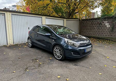 Kia Rio 1.4 Dream Team Edition