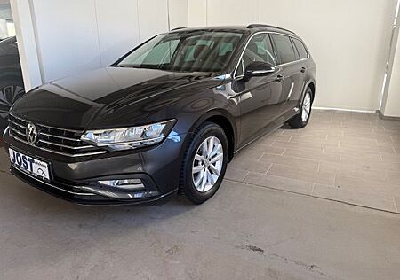 VW Passat Variant Volkswagen Business 1.5 TSI DSG Navi AHK LED