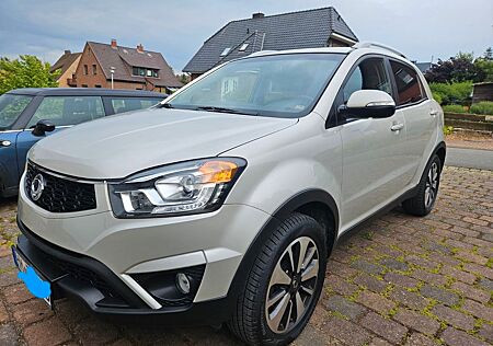 SsangYong Korando 2.0 l Sapphire 2WD Sapphire mit fr. TüV