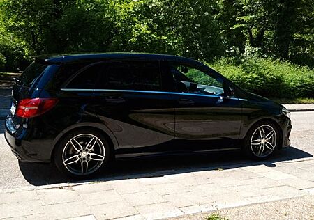 Mercedes-Benz B 200 AMG Line