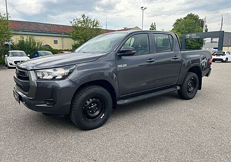 Toyota Hilux 2,8 Double Cab 4X4 APPLECAR SHZ ACC sofort