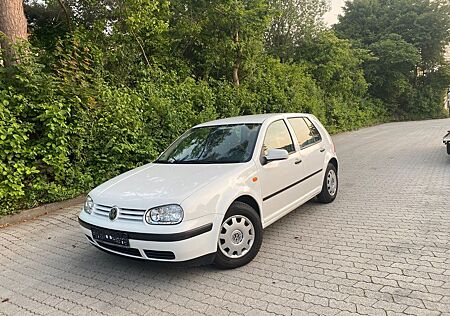 VW Golf Volkswagen 1.6 Trendline, AUTOMATIK, TÜV-NEU