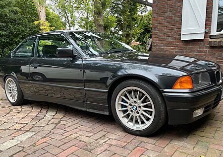 BMW 325i E36 Coupé Automatik -Oldtimer-Zulassung