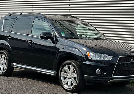 Mitsubishi Outlander Instyle 4WD/ALLES NEU/7 Sitzer/