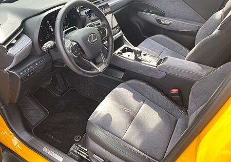 Lexus LBX FWD Cool *LED*360° *M Levinson*HUD*el. Heck*