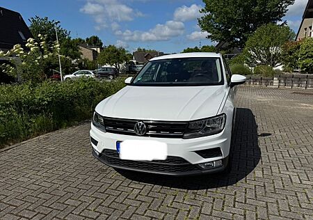 VW Tiguan Volkswagen 1.4 TSI 92 BMT LOUNGE Sport & Style L...