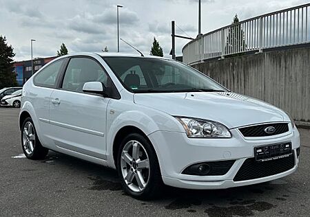 Ford Focus 1,4 AMBIENTE/KLIMAAUTOMATIK/SPORT