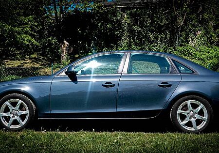 Audi A4 1.8 TFSI Attraction B8 Limo