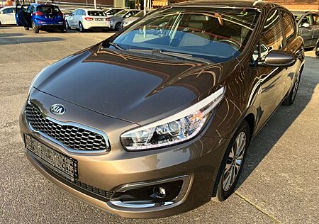 Kia Cee'd Ceed 1.4 CVVT Dream-Team Edition6/NAVI/CAM