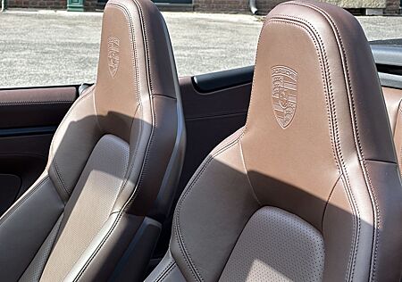 Porsche 992 911 Cabrio 4 GTS Cabrio A.GRÜN/TRÜFFELBRAUN