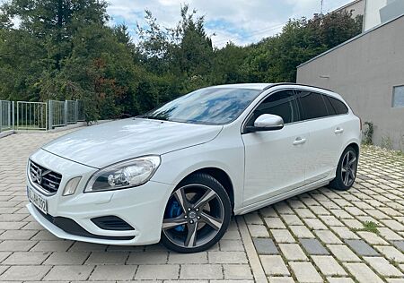 Volvo V60 D5 R-Design 2.4 Bi-Turbo vieles Neu!