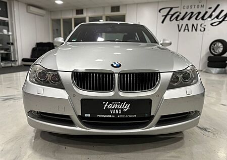 BMW 330i xDrive+LEDER+XENON+SCHECKHEFT+NAVI+ALLRAD