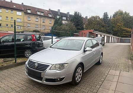 VW Passat Volkswagen Lim. Sportline TÜV NEU*APPLE *CARPLAY