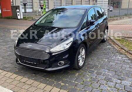 Ford S-Max Titanium 8 Fach Navi