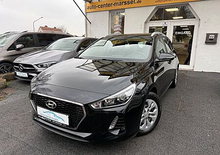 Hyundai i30 cw Family ALLWETTER/PDC/KLIMA/SHZ/TEMPOMAT
