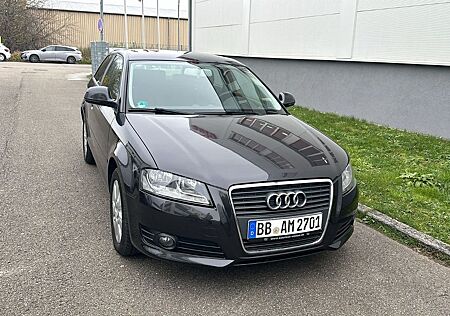 Audi A3 1.6 Attraction+Klimatronic+SZH+TEMPO+PDC