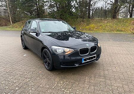 BMW 120d Lim. 5-trg. /Automatik/Leder/Schiebedach