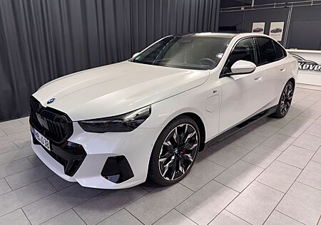 BMW 550e Lim. xDrive M SPORT|CARBON|PANO|21 ZOLL|