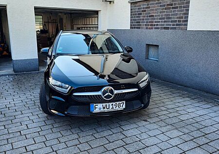 Mercedes-Benz A 250 e Rückfahrkamera, MBUX, Rentnerfahrzeug