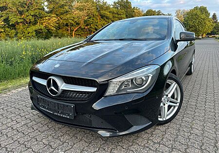 Mercedes-Benz CLA 220 CDI Super Optik Navi Xenon Teilleder