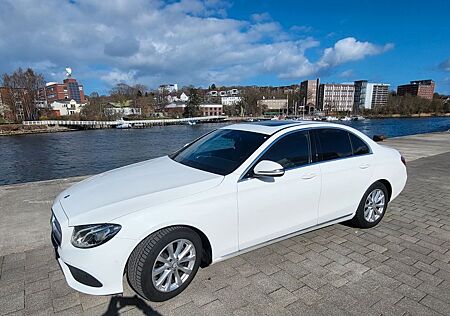 Mercedes-Benz E 220 d AVANTGARDE Autom. AVANTGARDE