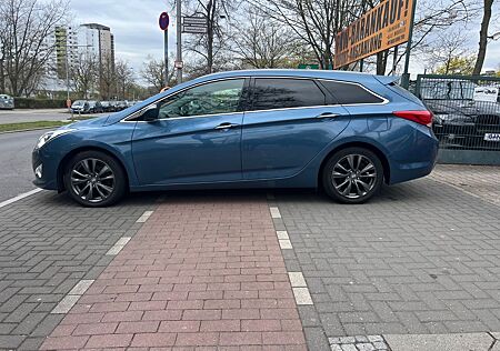 Hyundai i40 cw Premium,Automatik,Navi,Leder,