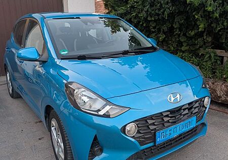 Hyundai i10 1.2 Trend Farbe Aqua Turquoise mit Klima