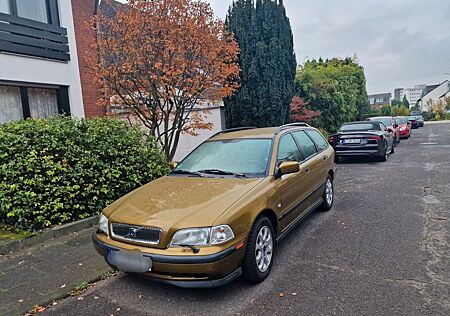 Volvo V40 1.8I - Solider Schwede