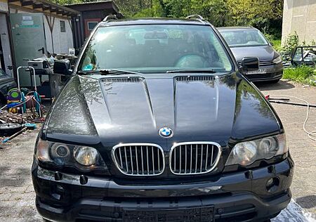 BMW X5 4.4i -
