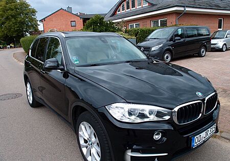 BMW X5 X5xDrive 30 d Panor.-Dach, AHK, Navi,Leder,