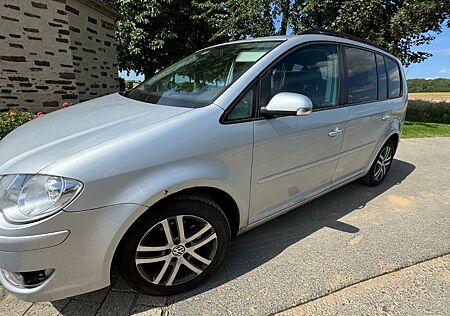 VW Touran Volkswagen 1,9 BlueMot.1.HDTÜV2-27AHK KlimaA COC FP!